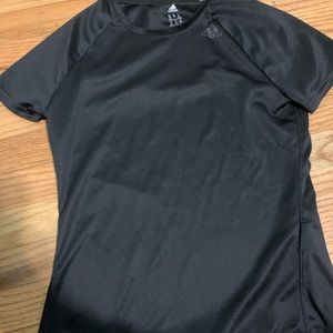 black workout shirt